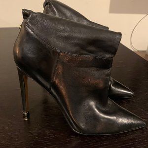 Kenneth Cole Size 11M Leather Slouch Boots